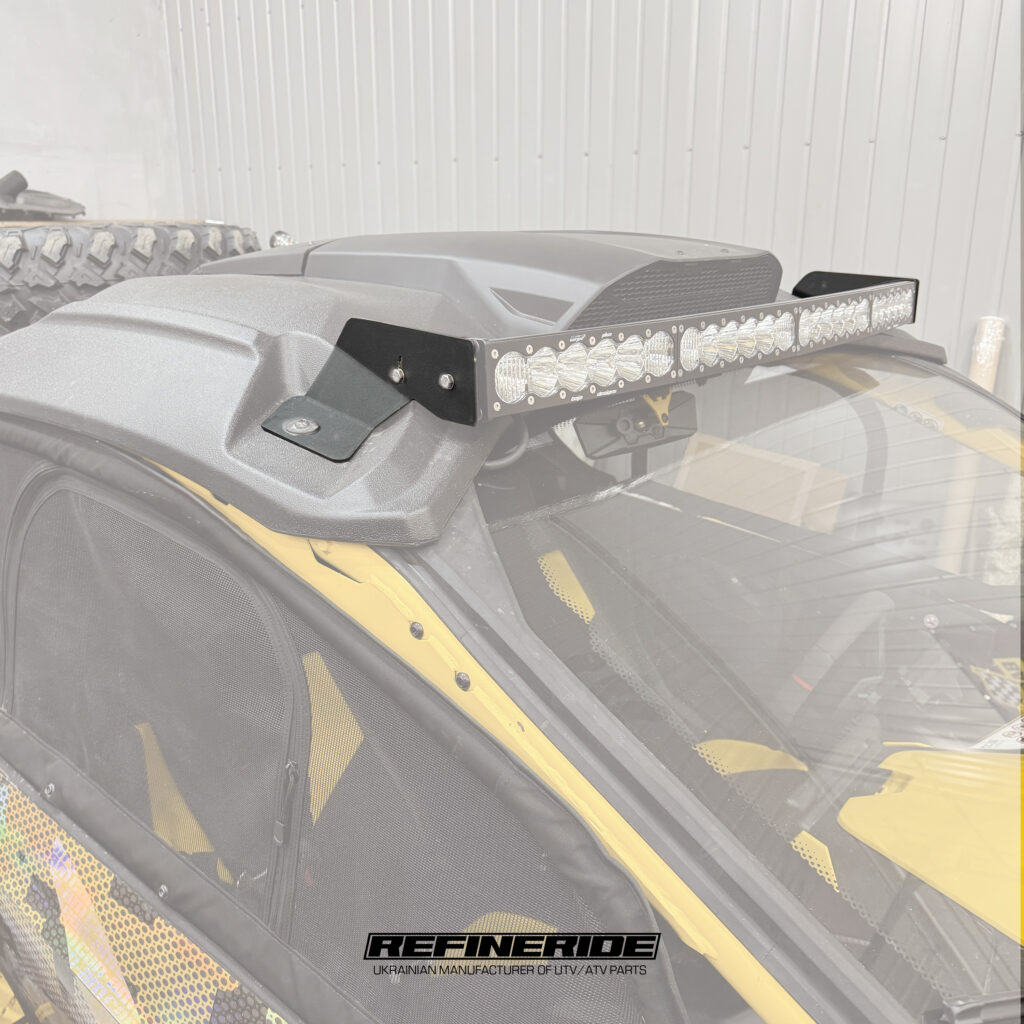 Кріплення світла Baja під музикальний дах Can Am Maverick R